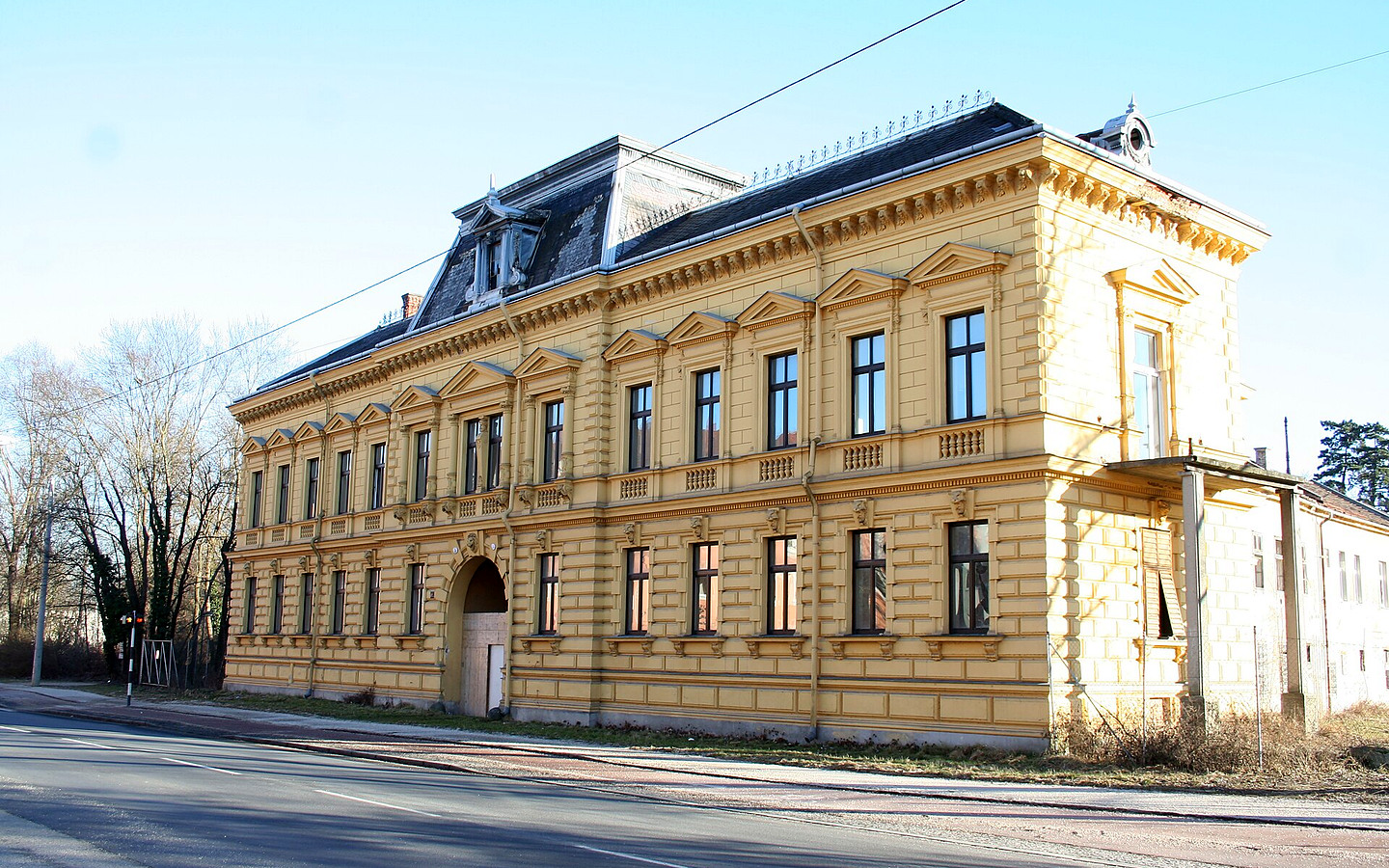 Vielfältiges Wohnen als helles Symbolbild für kleinmünchen.com